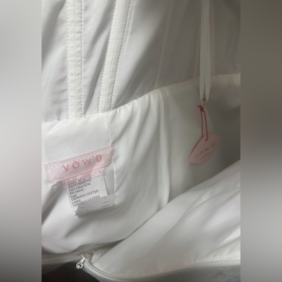 Vow’d Ivory Charming Wedding Dress 2 - Picture 8 of 9